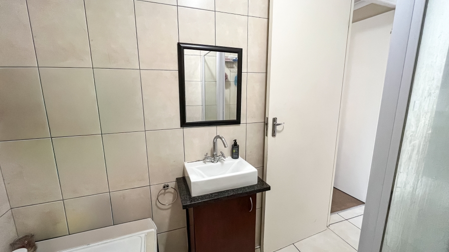 2 Bedroom Property for Sale in Muizenberg Western Cape